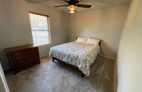 4-bedroom home with gorgeous view - Photo 8