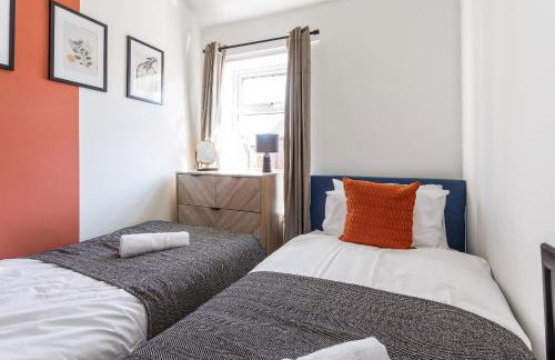 Modern 3-Bed House Parking & Family & Friends - Foto 6