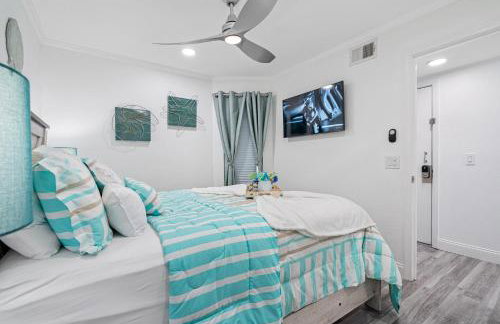 Sunset Paradise - Find yourself in Tampa - Photo 2