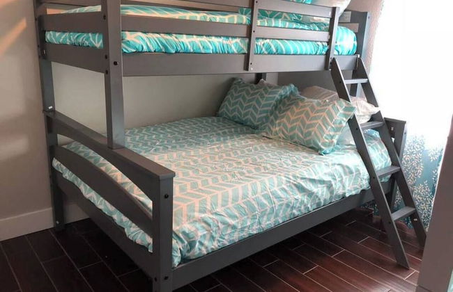 Parsley · New! Luxury, Near Disney & Universal. Sleep 9 - Photo 3