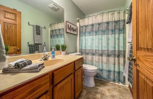 Charming Lake Geneva, Wisconsin 3BR/2Bath Home - Shagbark Waters - Foto 16