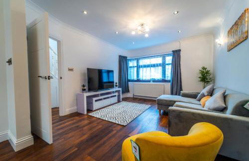 Modern Spacious 4 Bed Hayes Home with Free Parking - Foto 1