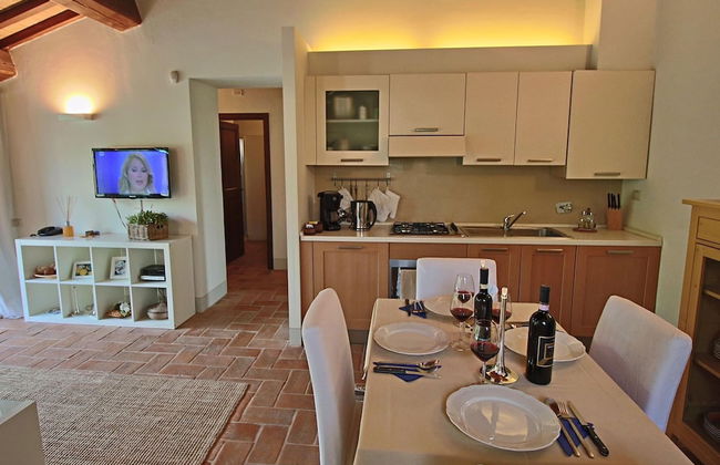 Swim, Savor, and Stroll in Umbria - Foto 8