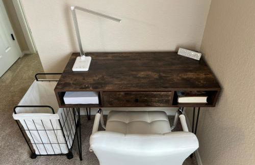 Family Fun! Sleeps 8, King Bed, 2 Queens, and Sofa Bed, Games - in Rogers - Foto 15