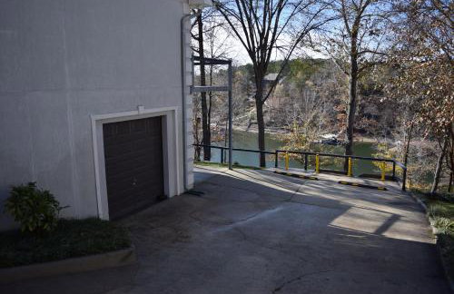 Gathering Place Big, with Dock, Fiber, and Tankless WH - Foto 47