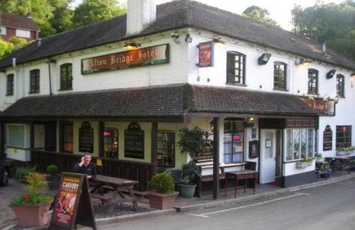 Honeysuckle Cottage -PART OF ALTON COTTAGES - Foto 28