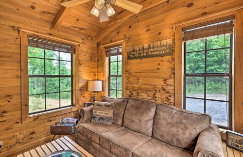 Quaint Log Cabin with Views Near West Jefferson - Foto 5