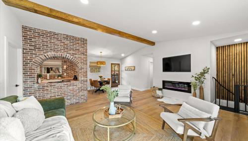 Modern Cabin with Hot Tub & Foliage Views - Foto 2