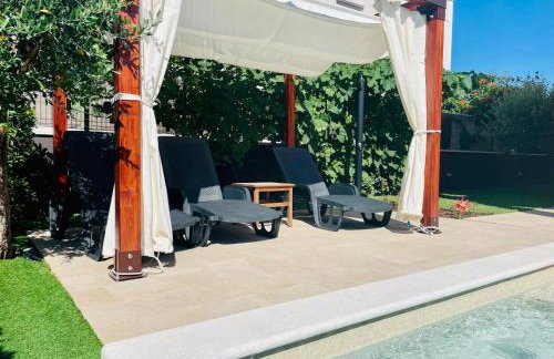 Boutique Apartment with Private Heated Pool - Photo 3