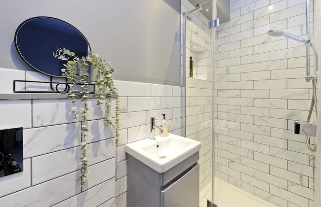 Stylish Family Home by Twickenham Stadium by Underthedoormat - Foto 23