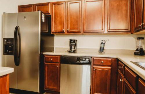 The Lucky Charm Sunny Screened Porch Near USC&Base - Foto 7