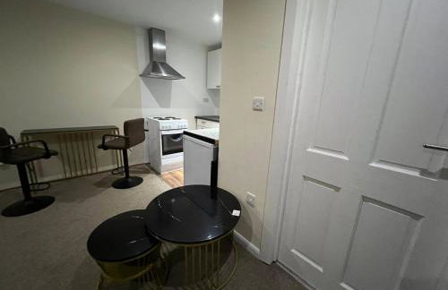 Modern Studio in Rayners Lane Pinner Harrow near wembley Greater London - Photo 9