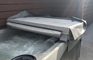 Walk to K-State, Sleeps 12, Pool Table, Hot Tub - Foto 25