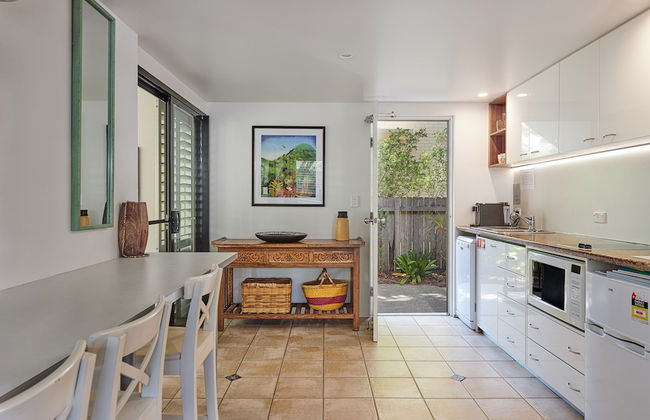 Julians Apartments - Photo 10