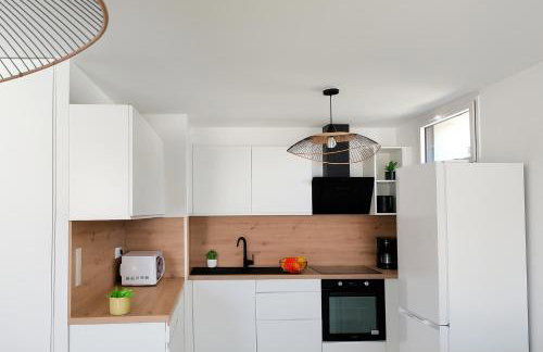 Evasion chic au coeur de la ville et proche plage - Garage privé - Foto 4