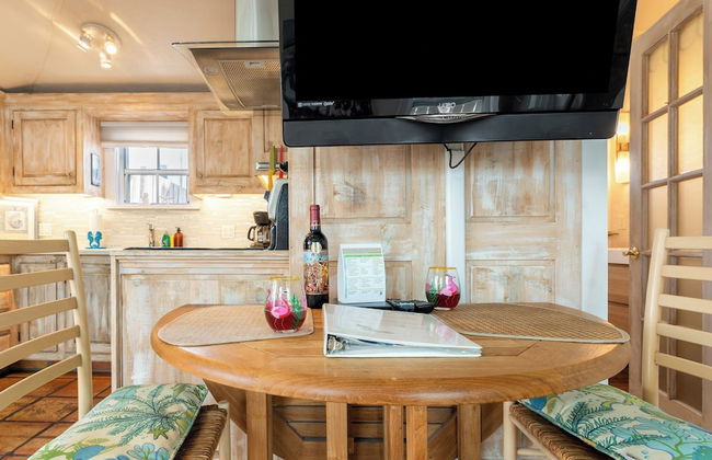 Casita de Catherine by Avantstay 1 Block to Duval St w/ Hot Tub! - Photo 8