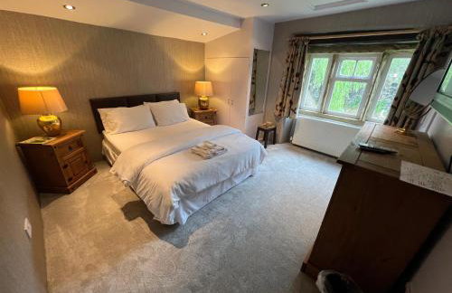 New Hall, Elland - Foto 27