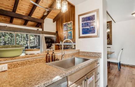 Pinegrove by AvantStay Beautiful Villas Condo just outside Tahoe City - Foto 10