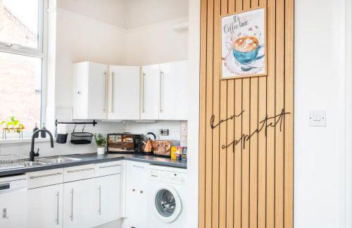 EcoCrest-Superior 2 Bedroom 2 Bath - Free Parking - Sleeps 5 - Photo 17