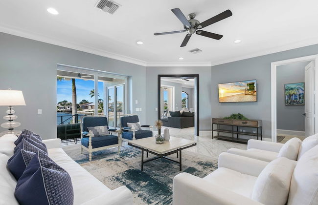 Marco Polo by Avantstay Waterfront 5bdr, Pool, Spa, Fire Pit, Walk to Beach - Foto 3