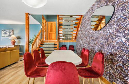 6BR Houghton Lake House with Indoor Pool, Hot Tub and Golf Simulator - Photo 80