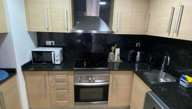 Ikebana Suite - Modern Apartment with Parking & Swimming Pool - Foto 2