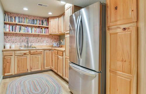 Ski, Hike and More Homey Huntsville Retreat! - Foto 18