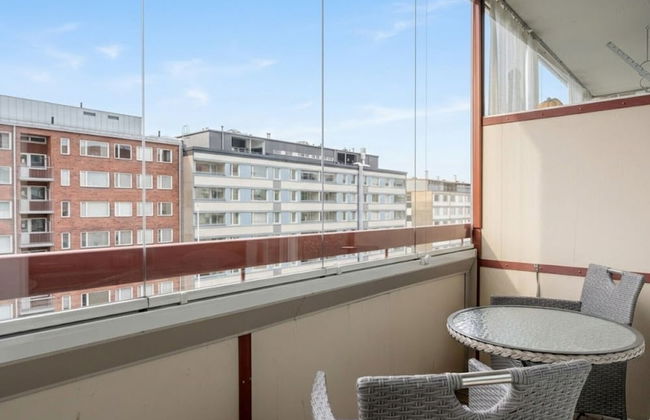 1BR Apt and Balcony next to Railway Station - Foto 10