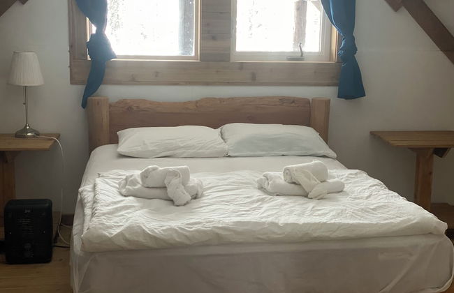 Rustic Beaverfoot Lodge Basic Cabin - Photo 7