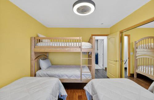 4BR Desert Oasis near Valley and Vegas - Foto 33