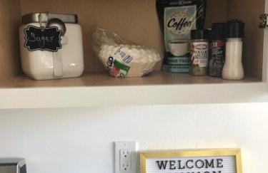 Deluxe Classy TownHouse With 2 car Garage, Work or Family! - Foto 5