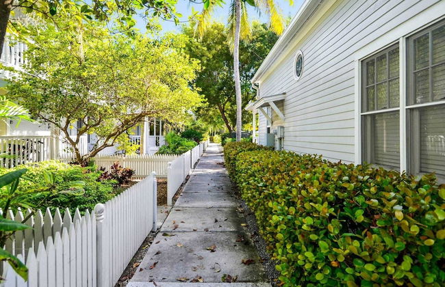 Lavender Jungle by Avantstay Great Location w/ Patio & Shared Pool! Week Long Stays Only - Foto 18