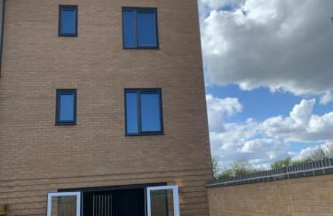 Spacious Entire 4 Bed House With 2 Free Parking Bays Early Check-in Late Check- Out Allowed - Foto 37