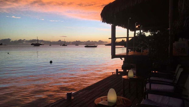 Crucero al atardecer con cena - Foto 5, A cenar en un restaurante con vistas al atardecer