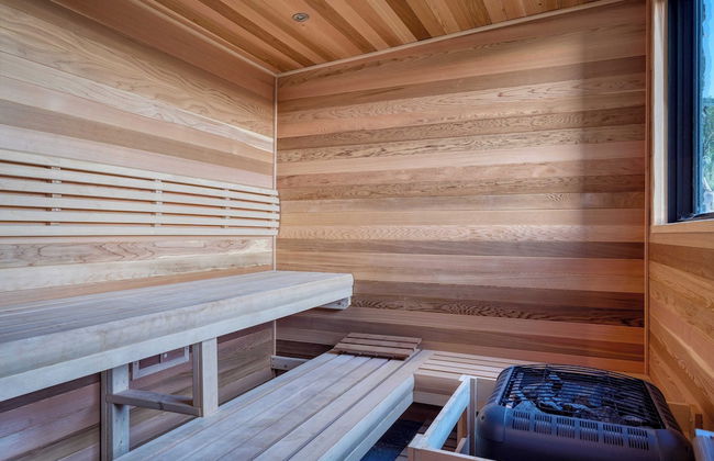 Reflection by Avantstay Sleeps 18 + Lake Views Hot Tub + Game Room - Foto 8