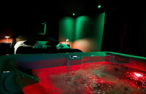 LE MOULIN DES PLAISIRS atypical SM experience - Foto 61