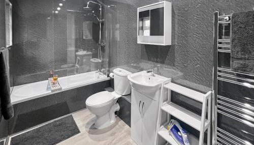 Stylish House Near Hospital with Free Parking - Foto 5, towels, Shower