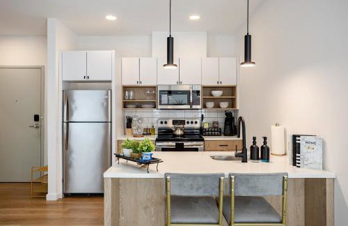 Modern & Spacious 2BR Apartment with Gym & Parking - Photo 22