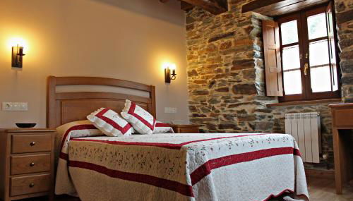 Apartamentos El Llago - Photo 5