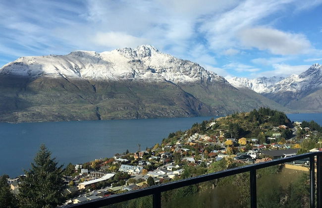 Newly Built Luxe House with Magnificent View - Foto 22