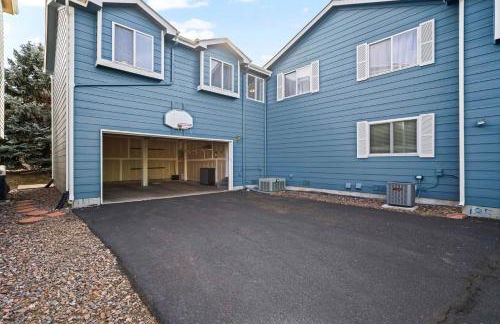 Golden View Townhouse - Walk to Downtown! - Photo 40