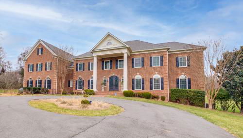 Game Rooms and Gym! Luxe Great Falls Estate - Foto 3