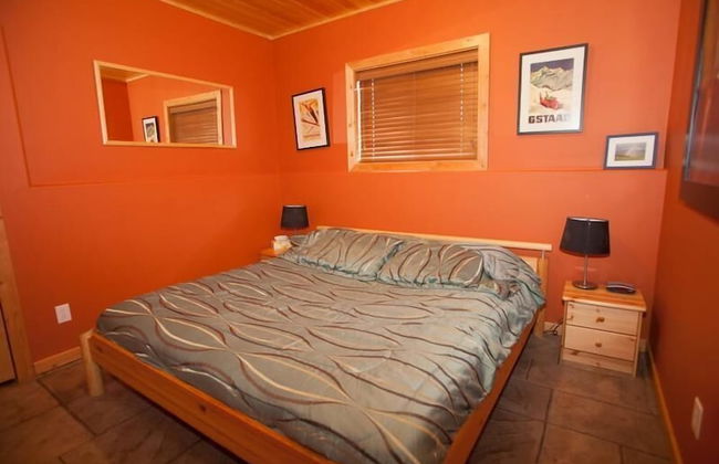 Silver Bullet Inn by Apex Accommodations - Photo 2