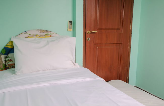 Homey 2Br At Majesty Apartment - Photo 6