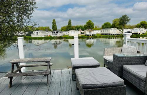 Exquisite Lake lodge in Hoburne Holiday Resort - Valentino Rose Lodge - Foto 70