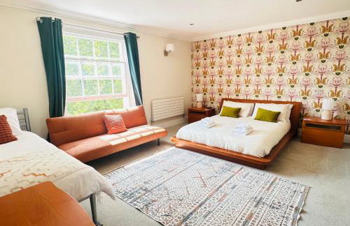 5 Bed Luxury Townhouse with Hot Tub, Rooftop Terrace, Perfect for Groups, Near Cruise Terminal - Foto 39