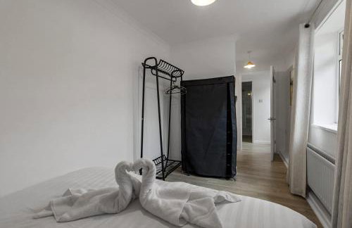 Tor Cottage -No Commercial Sign written Vehicles, Private Hot Tub , 2 Dogs Max,Fishing Nearby & Communal Swimming Pool ,Pool open April to September - Foto 34