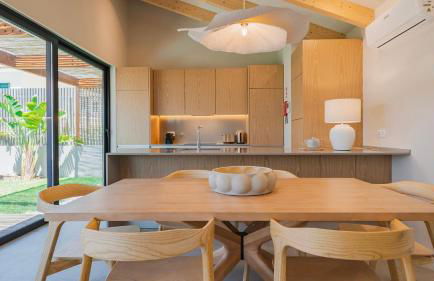 Stunning Beach House with Pool by LovelyStay - Foto 22