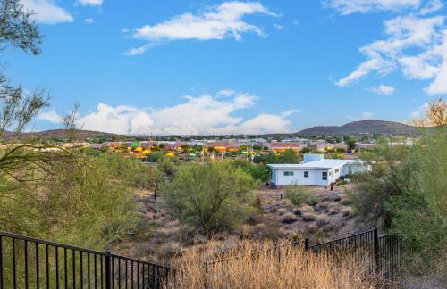 3BR Retreat with Heated Pool, BBQ and Mountain Views - Foto 2