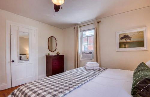 Spacious 6BR close to Portsmouth beaches and UNH - Photo 18